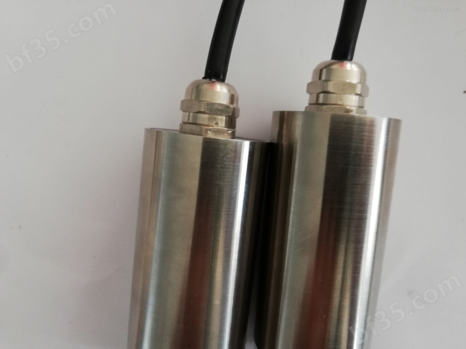 ST6917微型压电一体化震动变送器